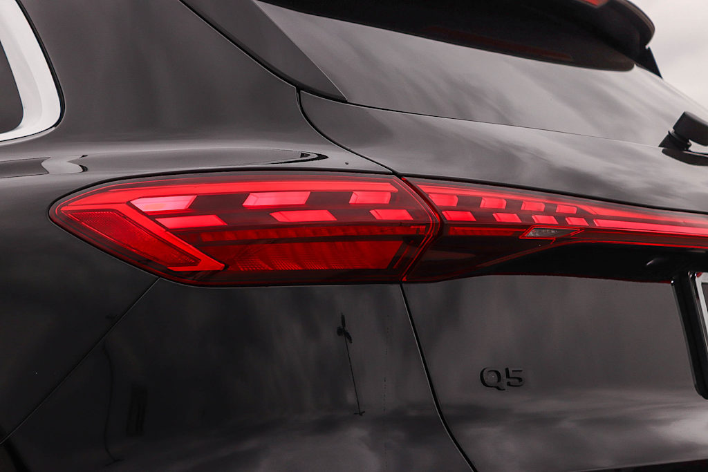 Thumbnail: 2025 Audi Q5 - 22