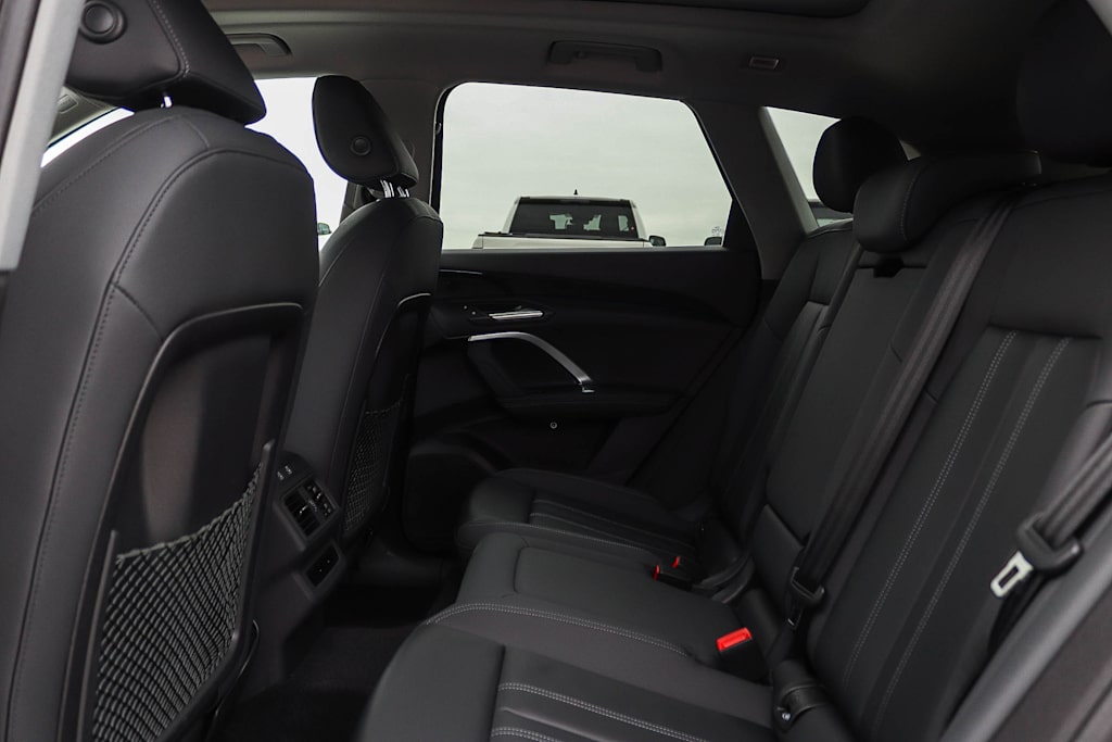 Thumbnail: 2025 Audi Q5 - 12