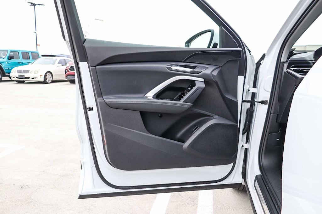 Thumbnail: 2025 Audi Q5 - 30