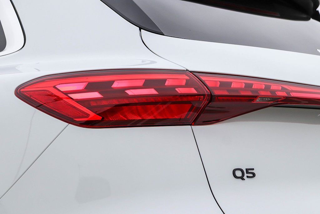 Thumbnail: 2025 Audi Q5 - 23