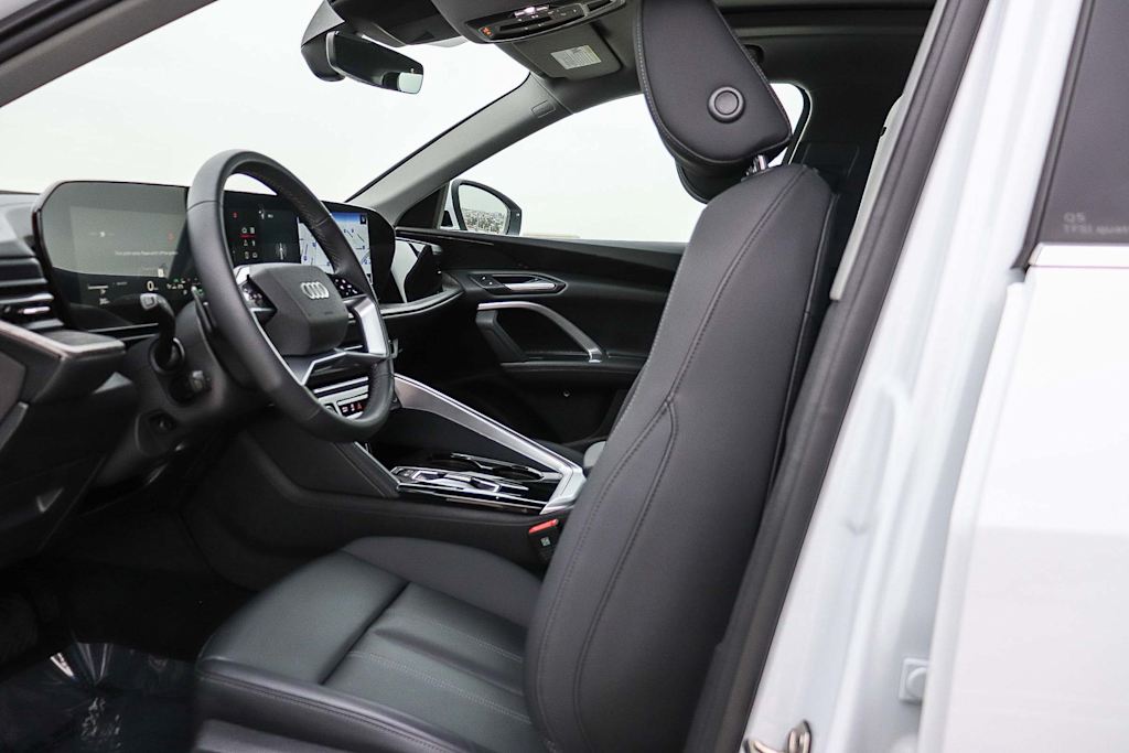 Thumbnail: 2025 Audi Q5 - 11