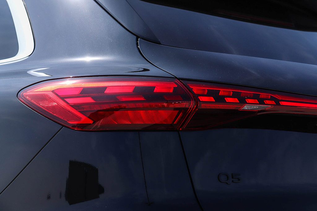 Thumbnail: 2025 Audi Q5 - 24