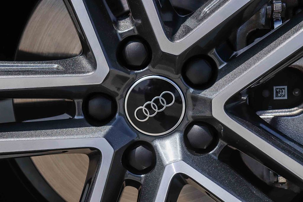 Thumbnail: 2025 Audi Q5 - 26