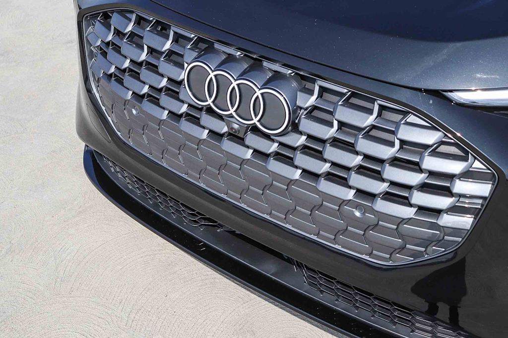 Thumbnail: 2025 Audi Q5 - 6