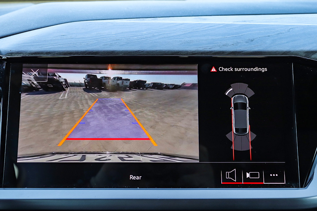 Thumbnail: 2023 Audi Q4 e-tron - 37