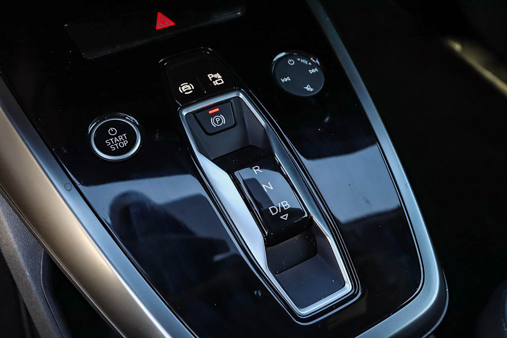 Thumbnail: 2023 Audi Q4 e-tron - 13