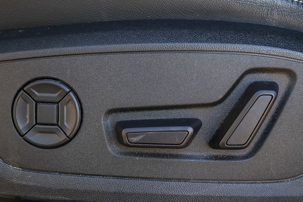 Thumbnail: 2023 Audi Q4 e-tron - 30