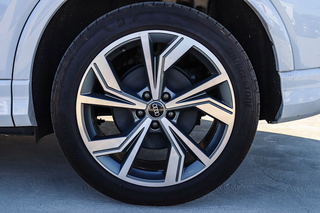 Thumbnail: 2023 Audi Q4 e-tron - 6