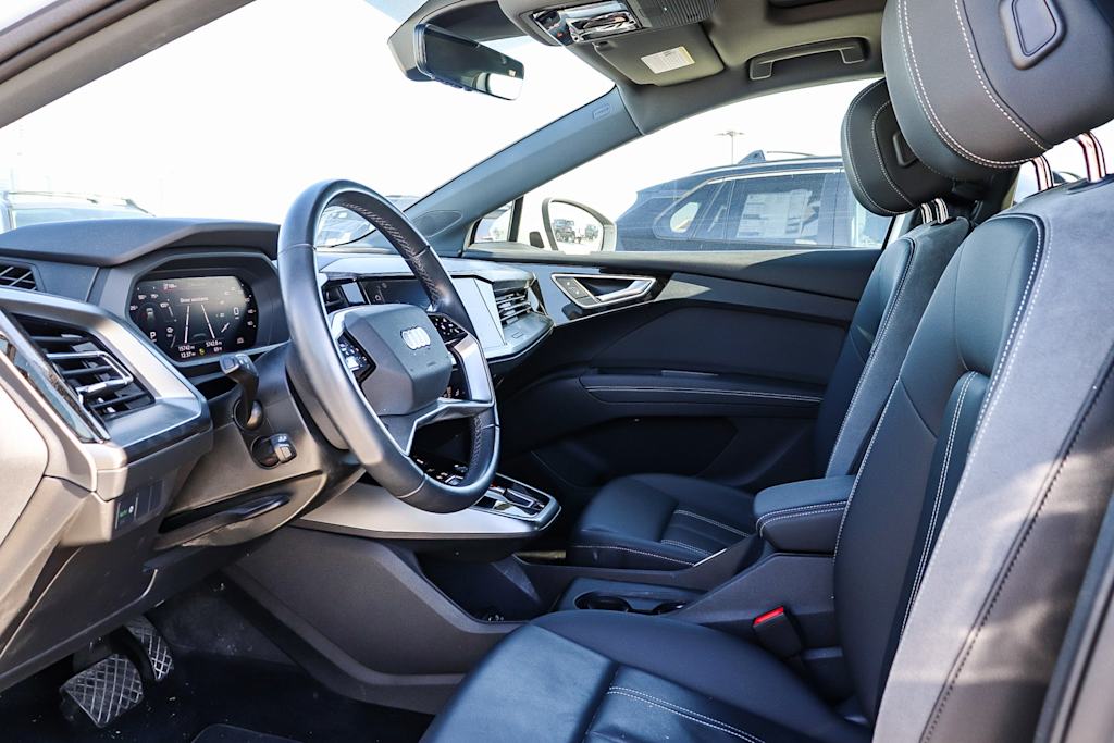 Thumbnail: 2023 Audi Q4 e-tron - 10