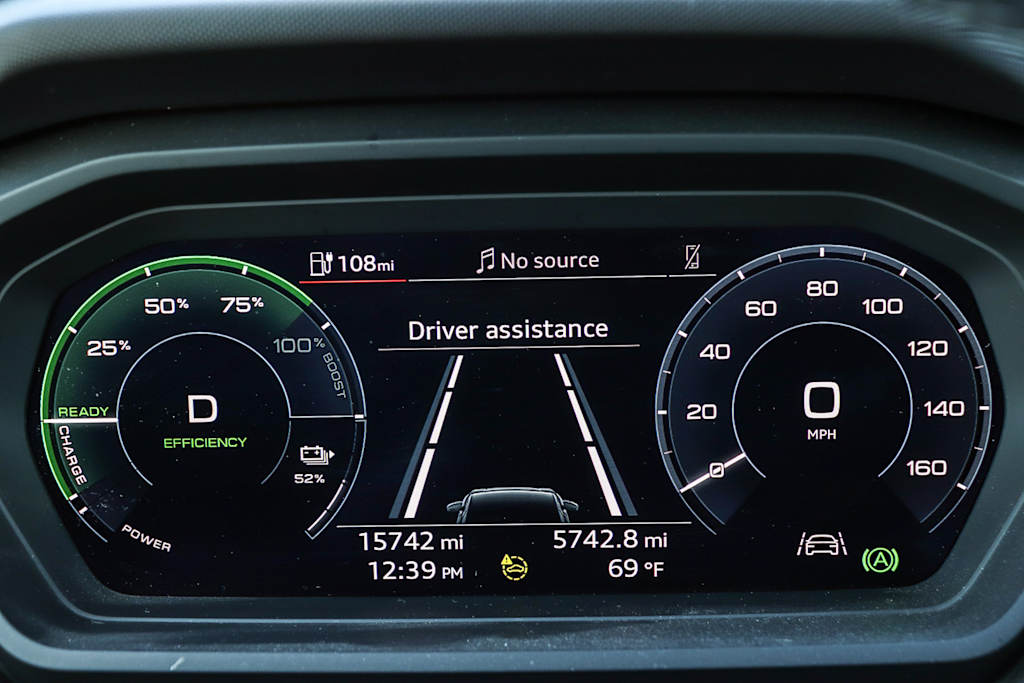 Thumbnail: 2023 Audi Q4 e-tron - 14