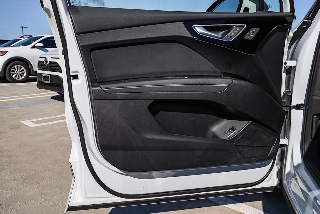 Thumbnail: 2023 Audi Q4 e-tron - 33