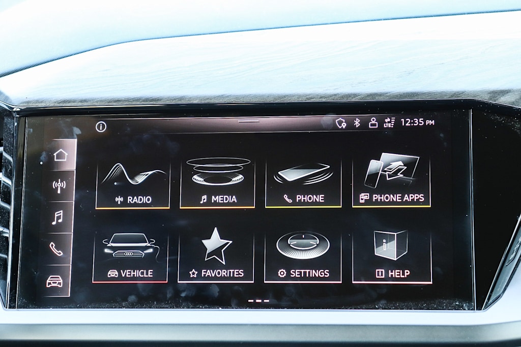 Thumbnail: 2023 Audi Q4 e-tron - 12