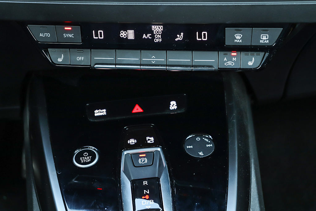 Thumbnail: 2023 Audi Q4 e-tron - 27