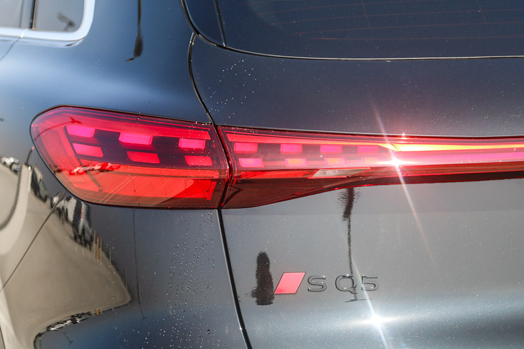Thumbnail: 2025 Audi SQ5 - 24