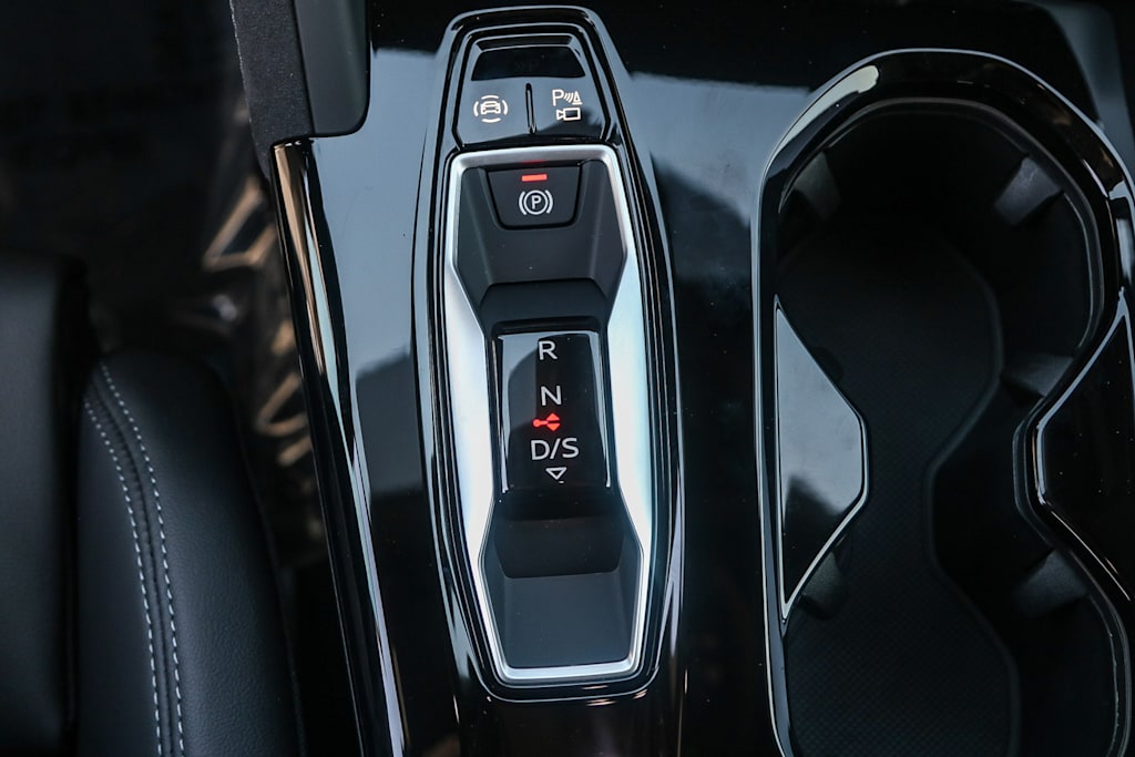 Thumbnail: 2025 Audi SQ5 - 32