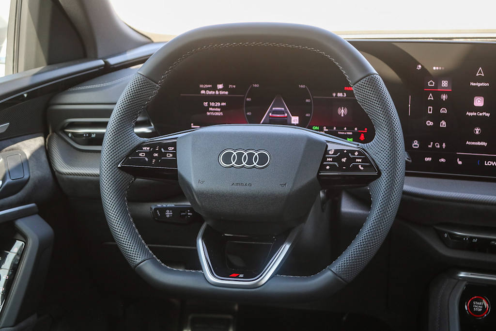 Thumbnail: 2025 Audi SQ5 - 12