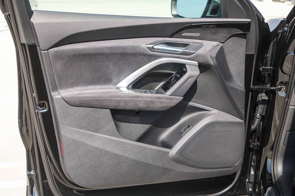 Thumbnail: 2025 Audi SQ5 - 34