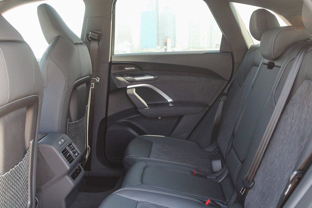 Thumbnail: 2025 Audi SQ5 - 11