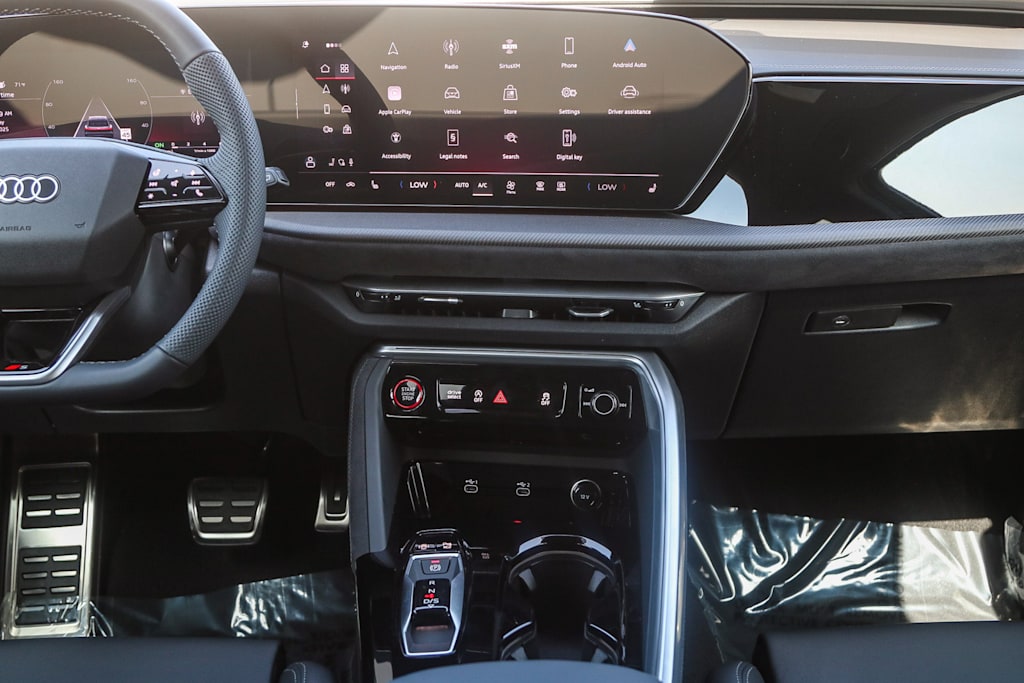 Thumbnail: 2025 Audi SQ5 - 8