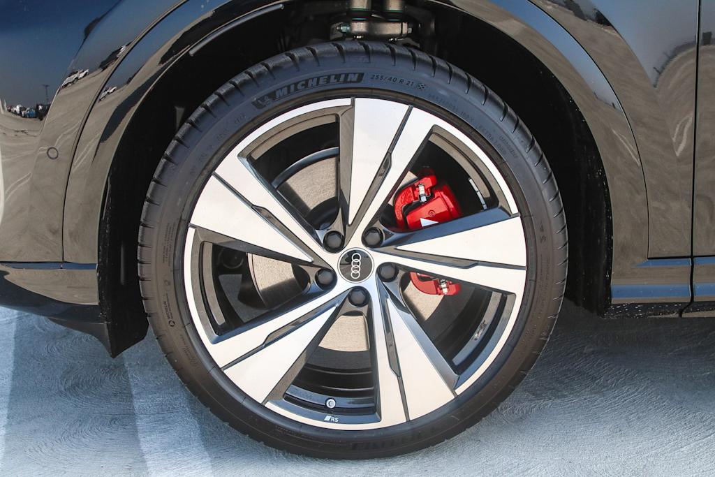 Thumbnail: 2025 Audi SQ5 - 26