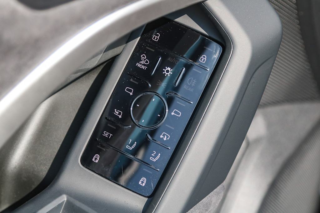 Thumbnail: 2025 Audi SQ5 - 35