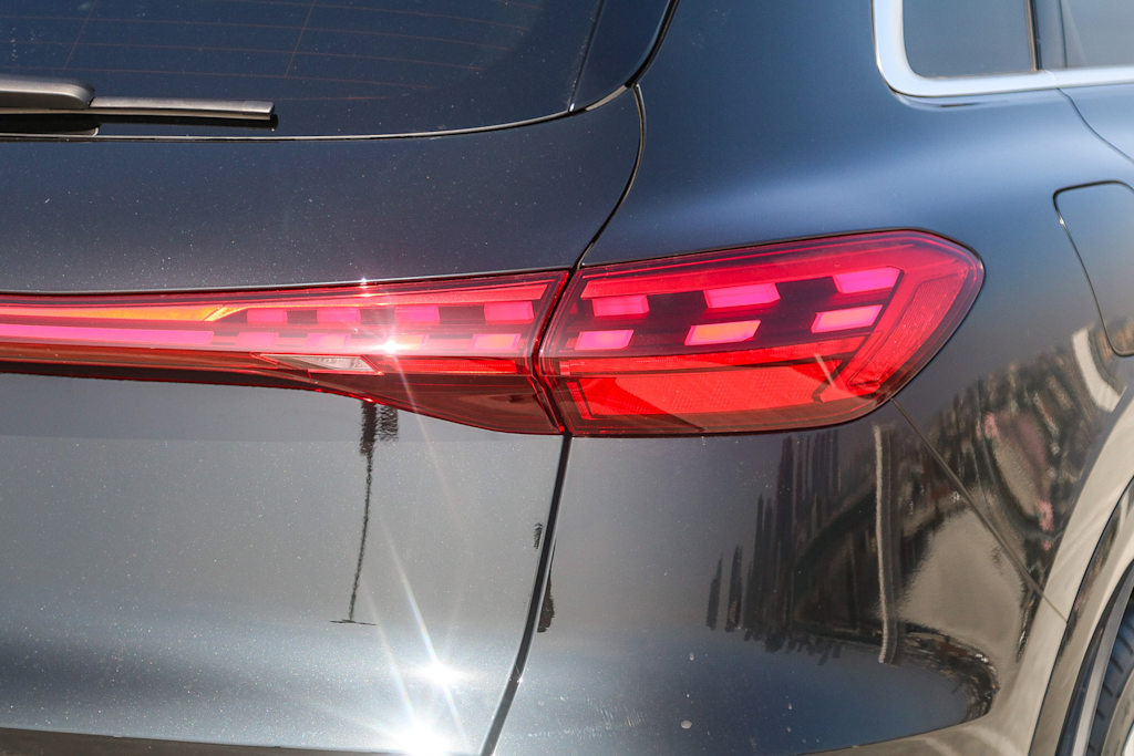 Thumbnail: 2025 Audi SQ5 - 25