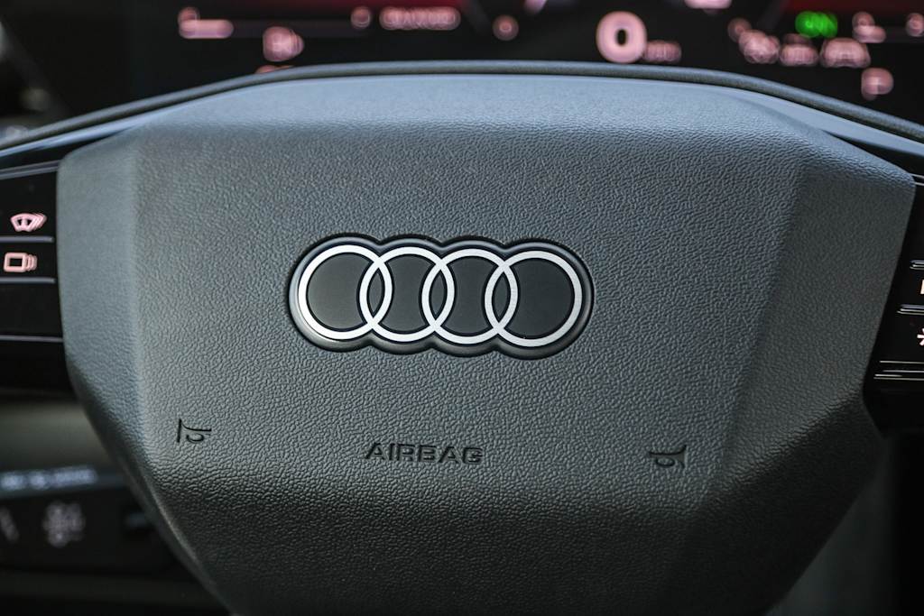 Thumbnail: 2025 Audi SQ5 - 30