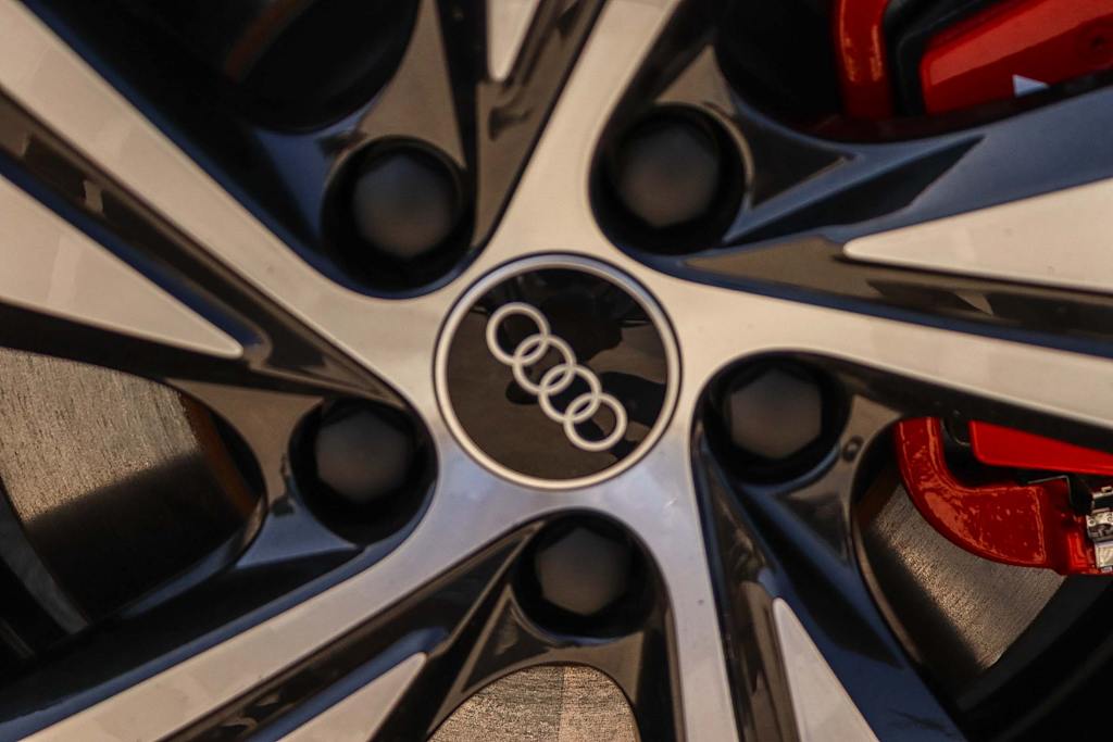Thumbnail: 2026 Audi SQ5 - 25