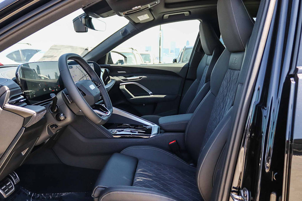Thumbnail: 2026 Audi SQ5 - 11