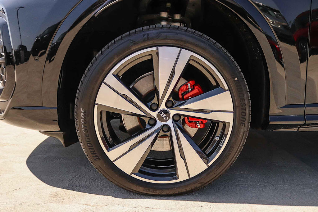 Thumbnail: 2026 Audi SQ5 - 24