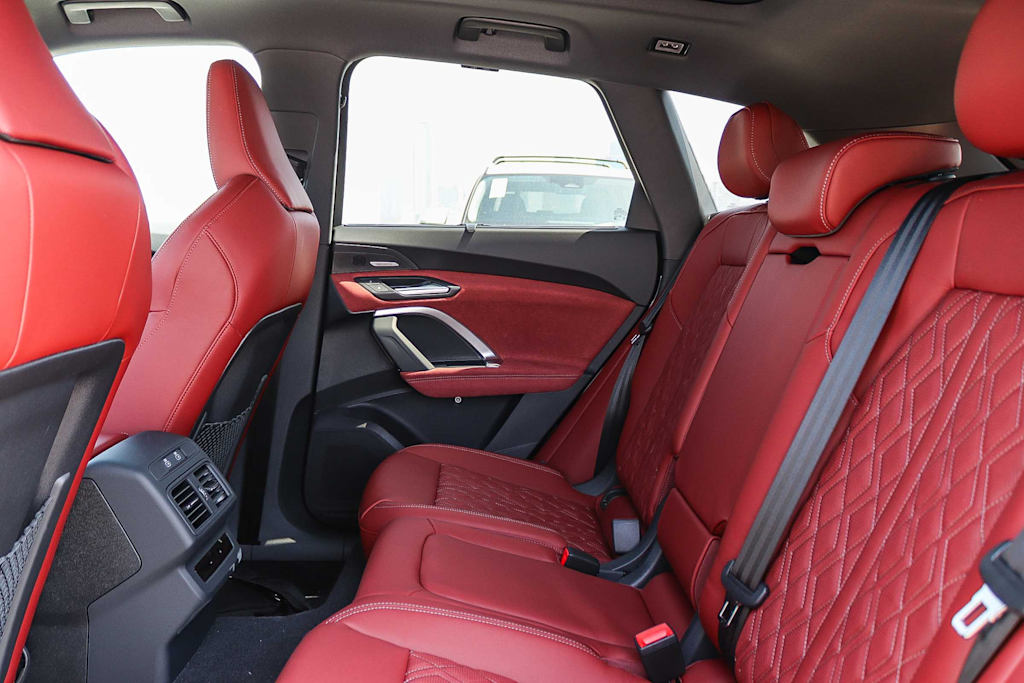 Thumbnail: 2026 Audi SQ5 - 11