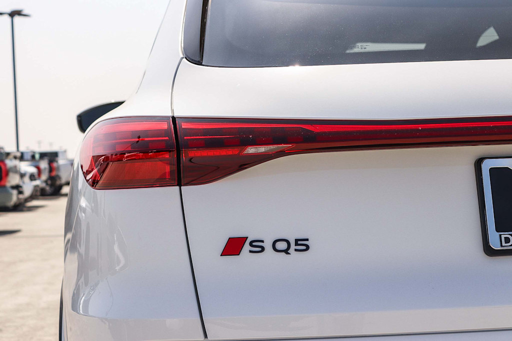 Thumbnail: 2026 Audi SQ5 - 22