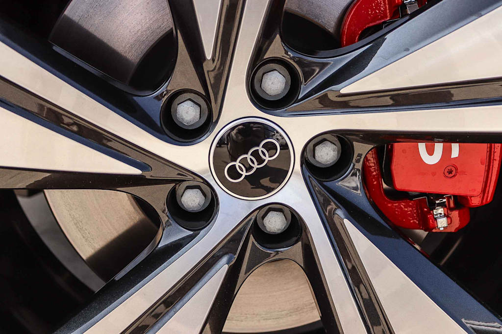Thumbnail: 2026 Audi SQ5 - 24