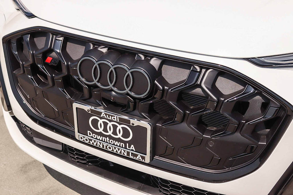 Thumbnail: 2026 Audi SQ5 - 6