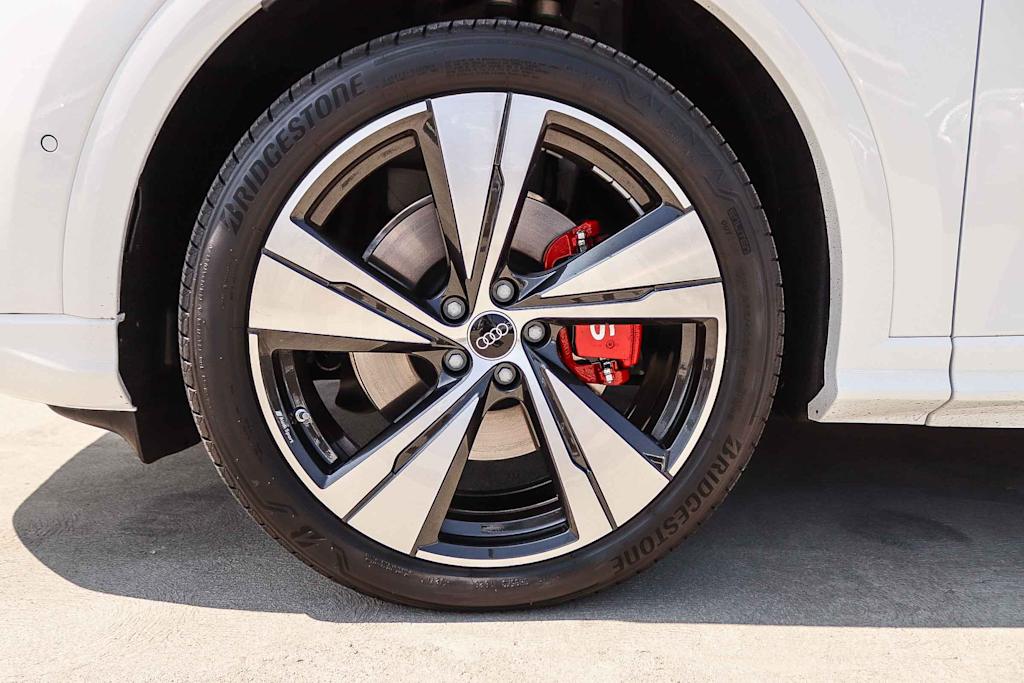 Thumbnail: 2026 Audi SQ5 - 23