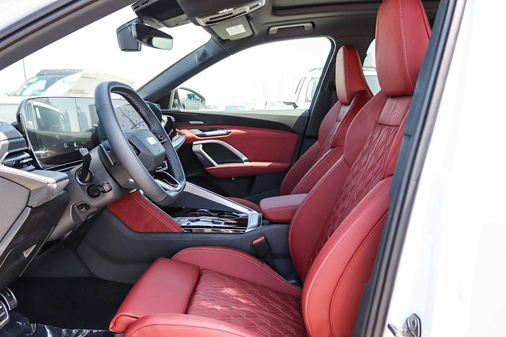 Thumbnail: 2026 Audi SQ5 - 10