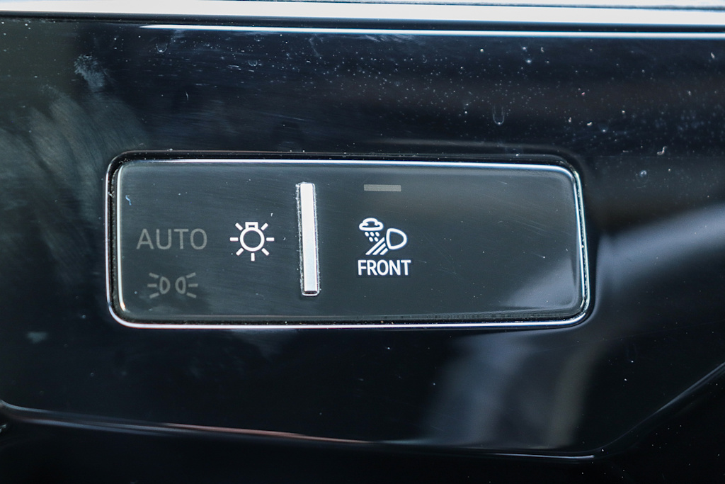 Thumbnail: 2023 Audi e-tron - 33