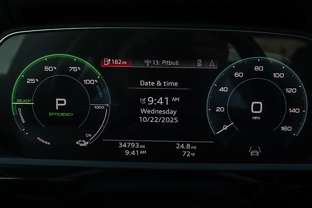 Thumbnail: 2023 Audi e-tron - 13