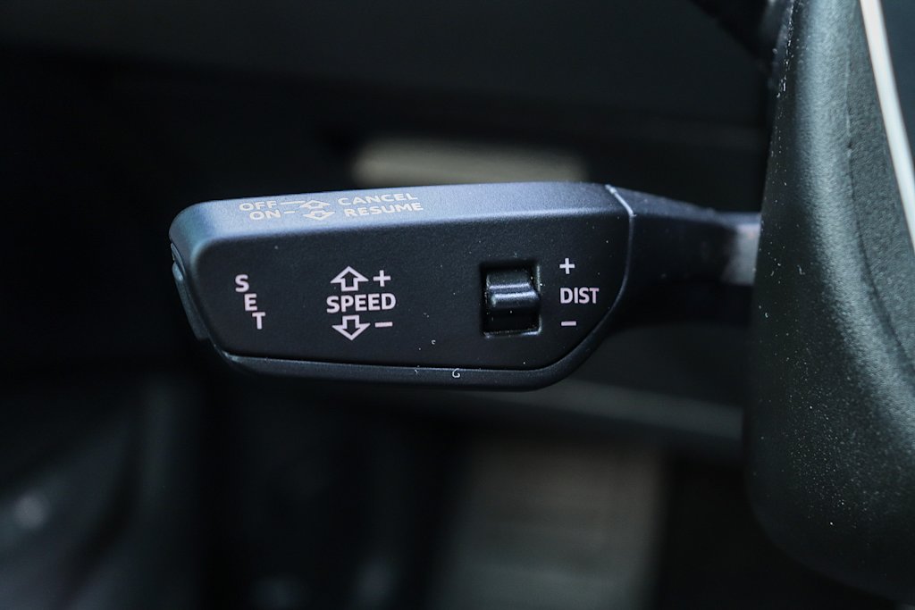 Thumbnail: 2023 Audi e-tron - 35