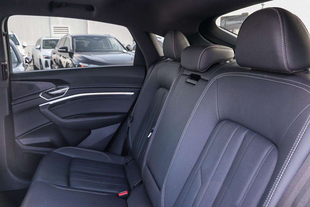 Thumbnail: 2023 Audi e-tron - 11