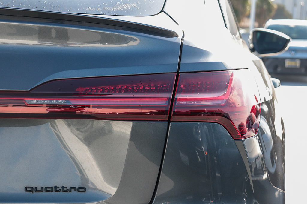 Thumbnail: 2023 Audi e-tron - 20