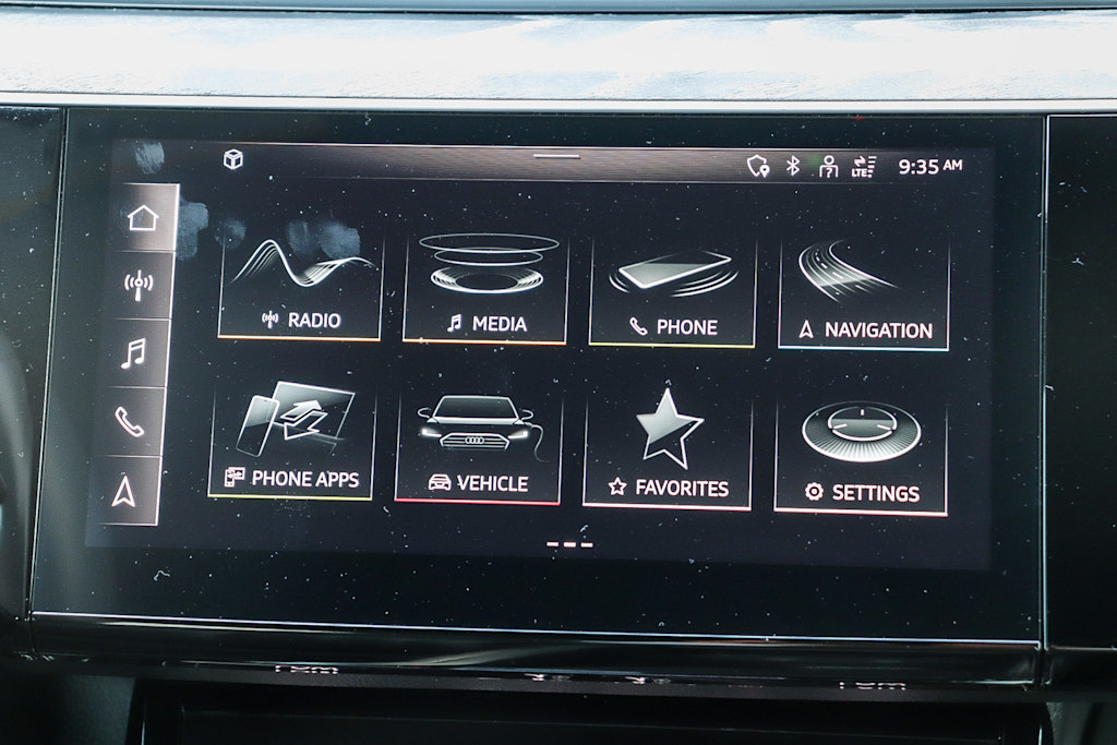 Thumbnail: 2023 Audi e-tron - 23