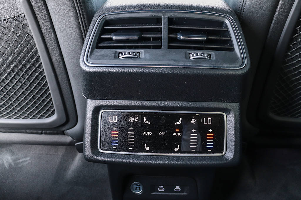 Thumbnail: 2023 Audi e-tron - 26