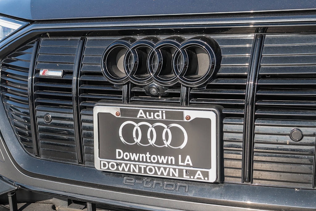 Thumbnail: 2023 Audi e-tron - 15