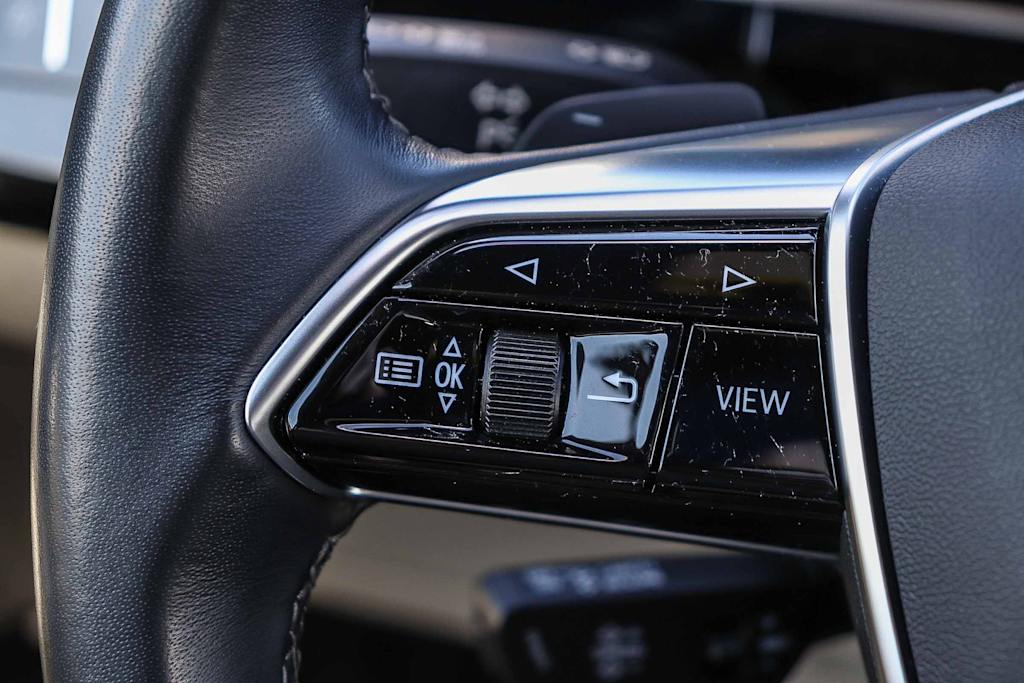 Thumbnail: 2023 Audi e-tron - 27