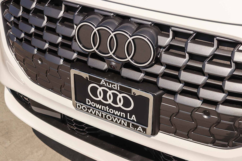 Thumbnail: 2026 Audi Q5 - 6