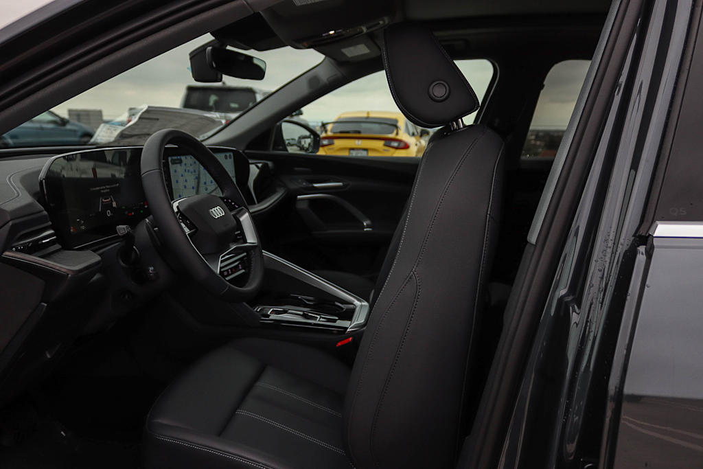 Thumbnail: 2026 Audi Q5 - 10