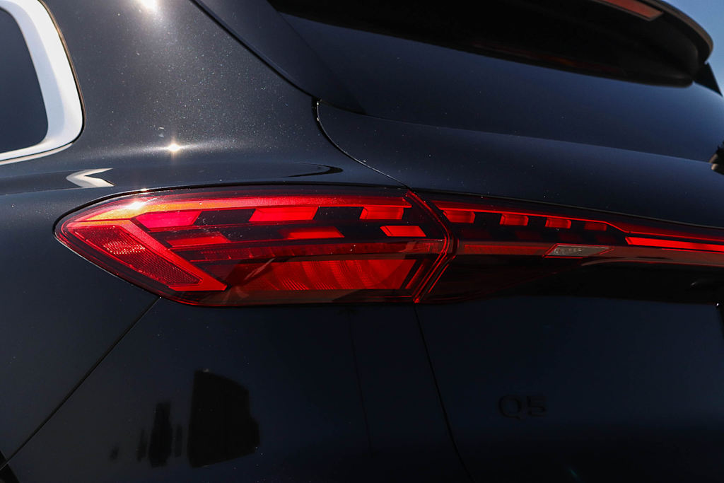 Thumbnail: 2025 Audi Q5 - 23