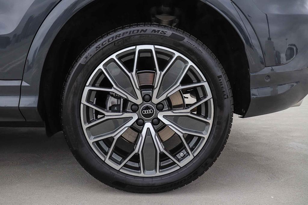 Thumbnail: 2025 Audi Q5 - 7