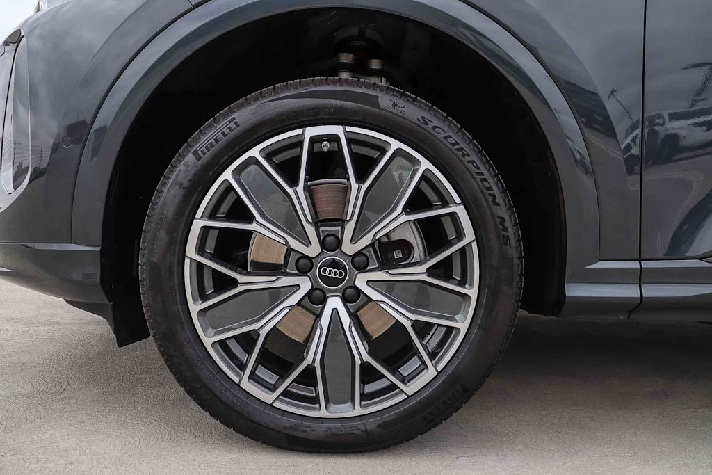 Thumbnail: 2025 Audi Q5 - 24